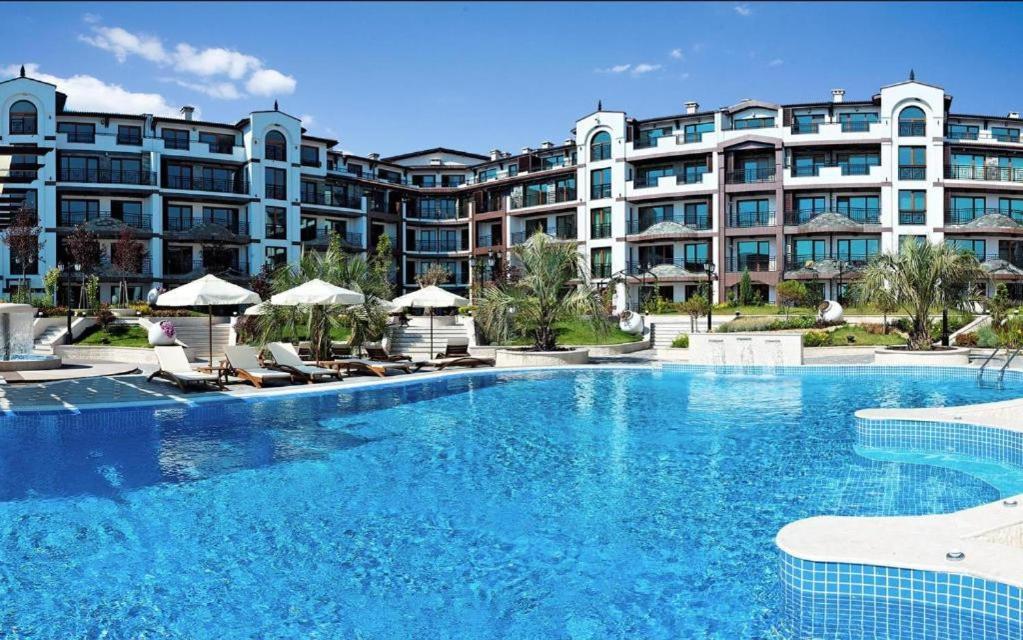 Aparthotel Boutique Rose Gardens Pomorie Extérieur photo