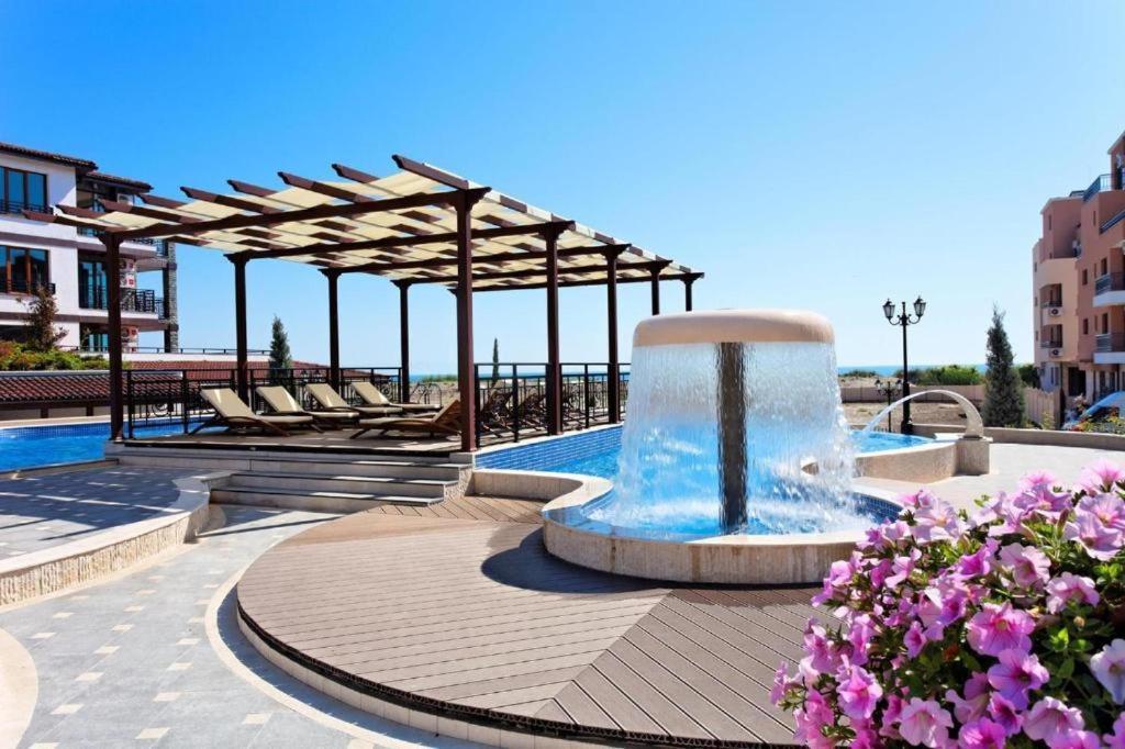 Aparthotel Boutique Rose Gardens Pomorie Extérieur photo