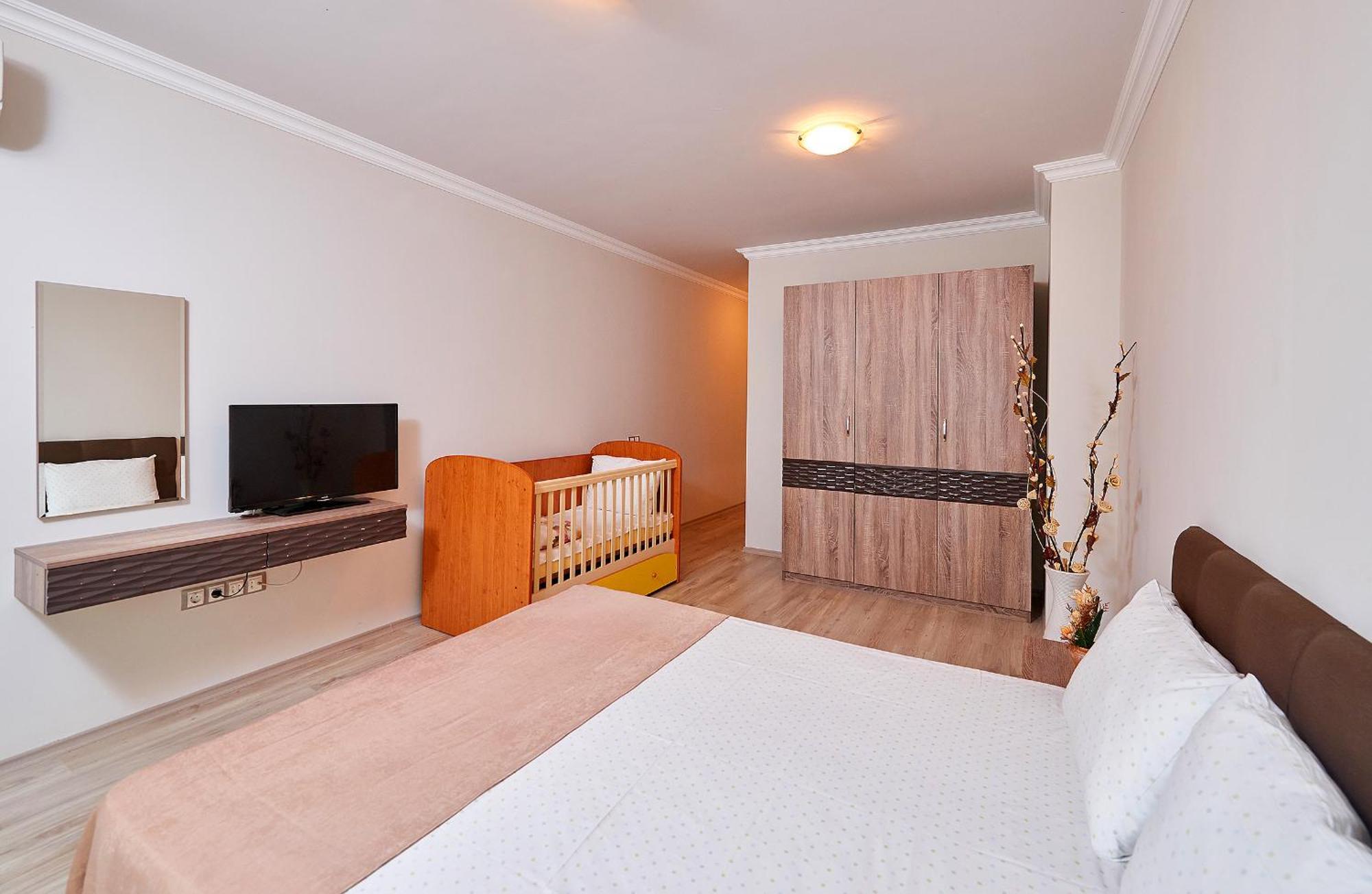 Aparthotel Boutique Rose Gardens Pomorie Extérieur photo
